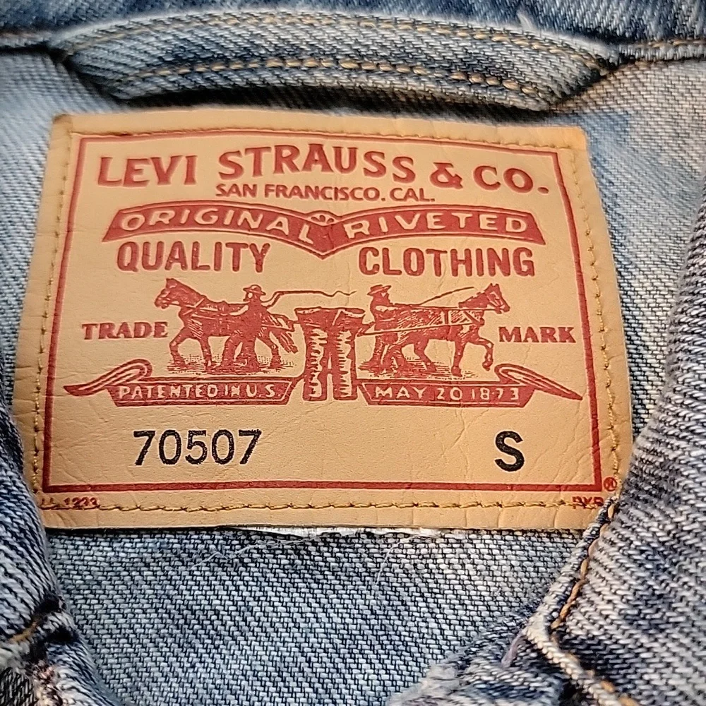 Levi's Blue Denim Jacket - Picture 2 of 11
